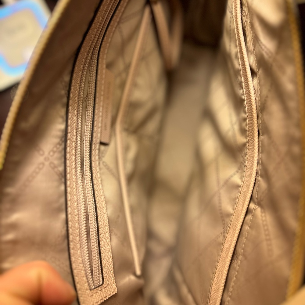 Michael Kors Small tote - Picture 2 of 5